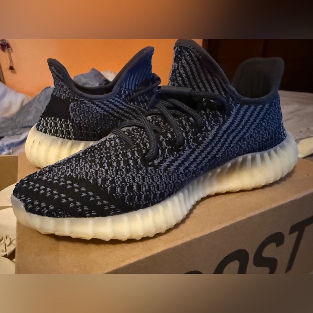 Yeezy 350 boost Asriel Size 8